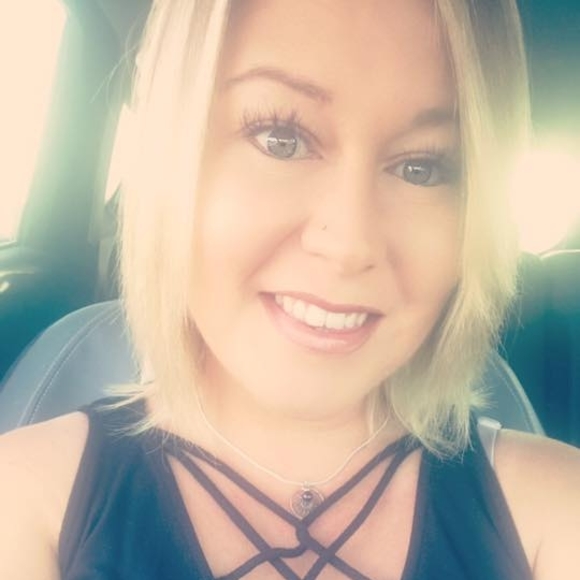 Meet your Posher, Roxanne - Picture 1 of 1